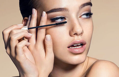 مثل یک آرایشگر حرفه ای ریمل بزنیم4