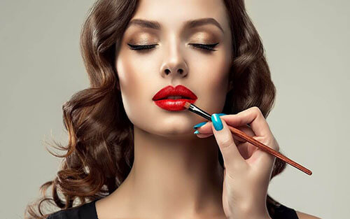 نحوه آرایش کردن پوست های چرب5