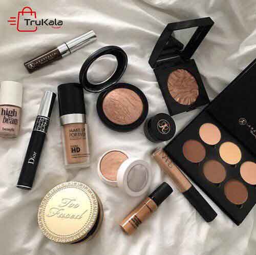 10 راه برای ماندگاری آرایش روی پوست - تروکالا