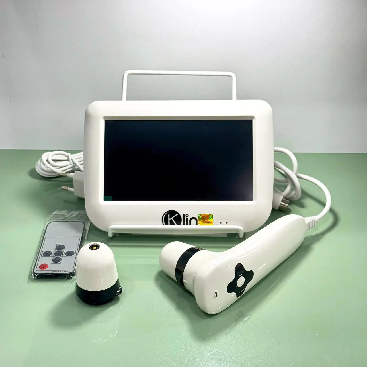 KLIN-Skin-Scanning-Machine-and دستگاه آنالیزور پوست کلین