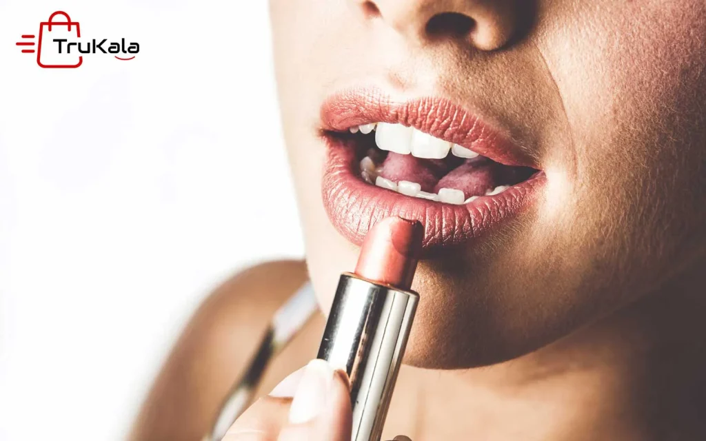 چگونه حجم لب های خود را زیاد کنیم؟