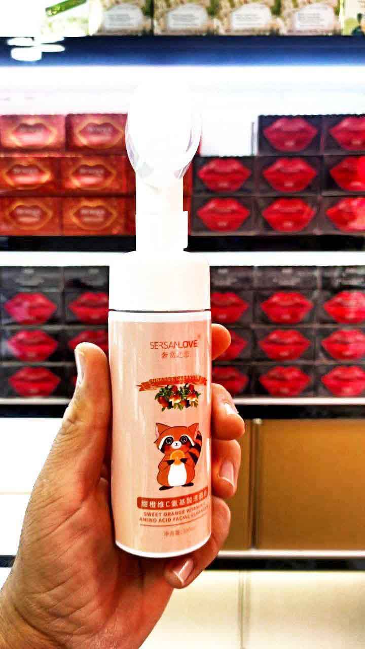 فوم شستشو صورت ویتامین سی سرسان لاو