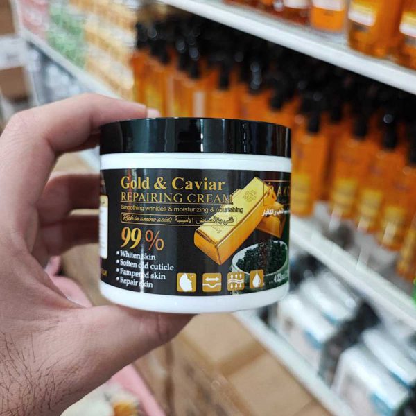 کرم صورت طلا و خاویار راکو