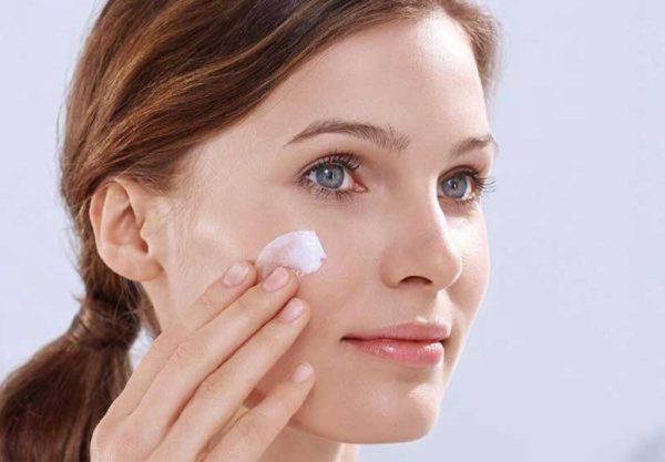 کرم مرطوب کننده و آبرسان شب سیمپل