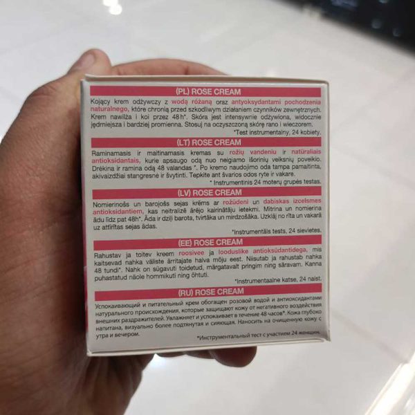 کرم آبرسان گل رز گارنیر