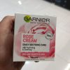 کرم آبرسان گل رز گارنیر