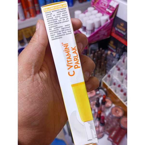 قیمت ضد آفتاب بی رنگ ویتامین سی گارنیر