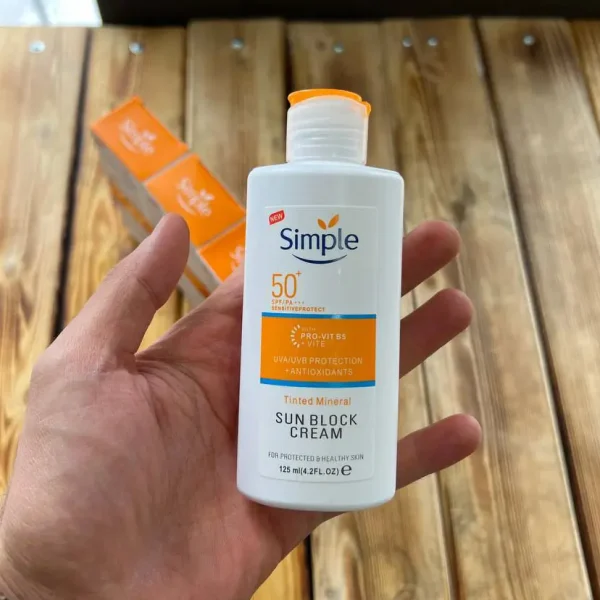 کرم ضد آفتاب ویتامین B5 سیمپل