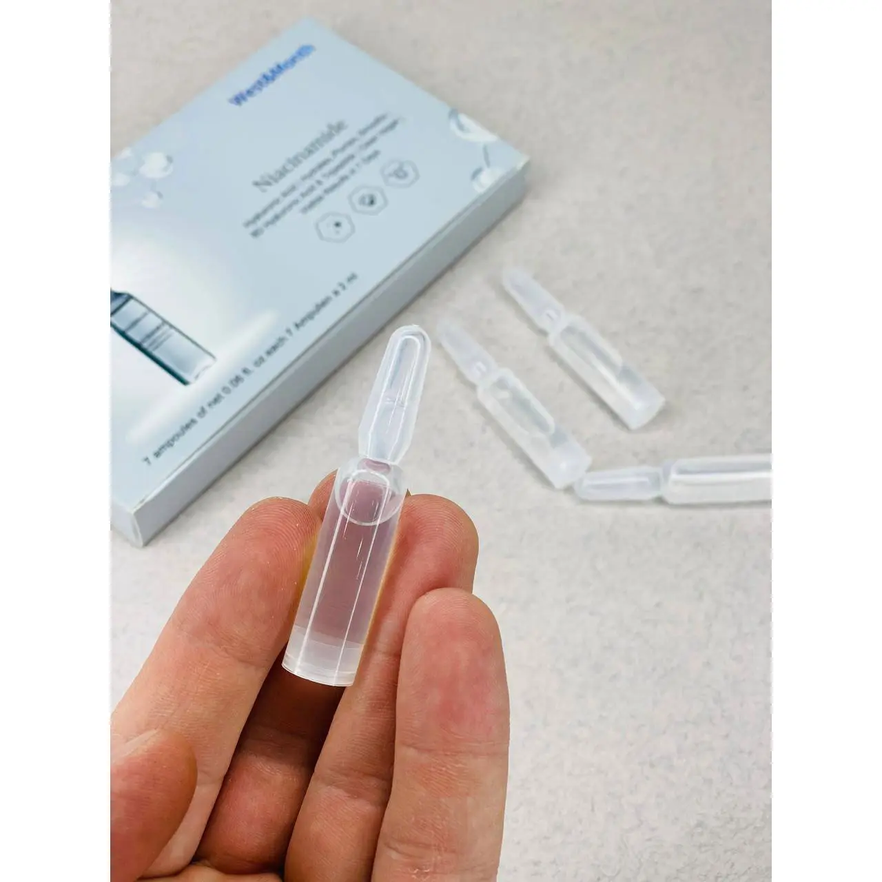 قیمت ویال ضد چین و چروک نیاسینامید west month