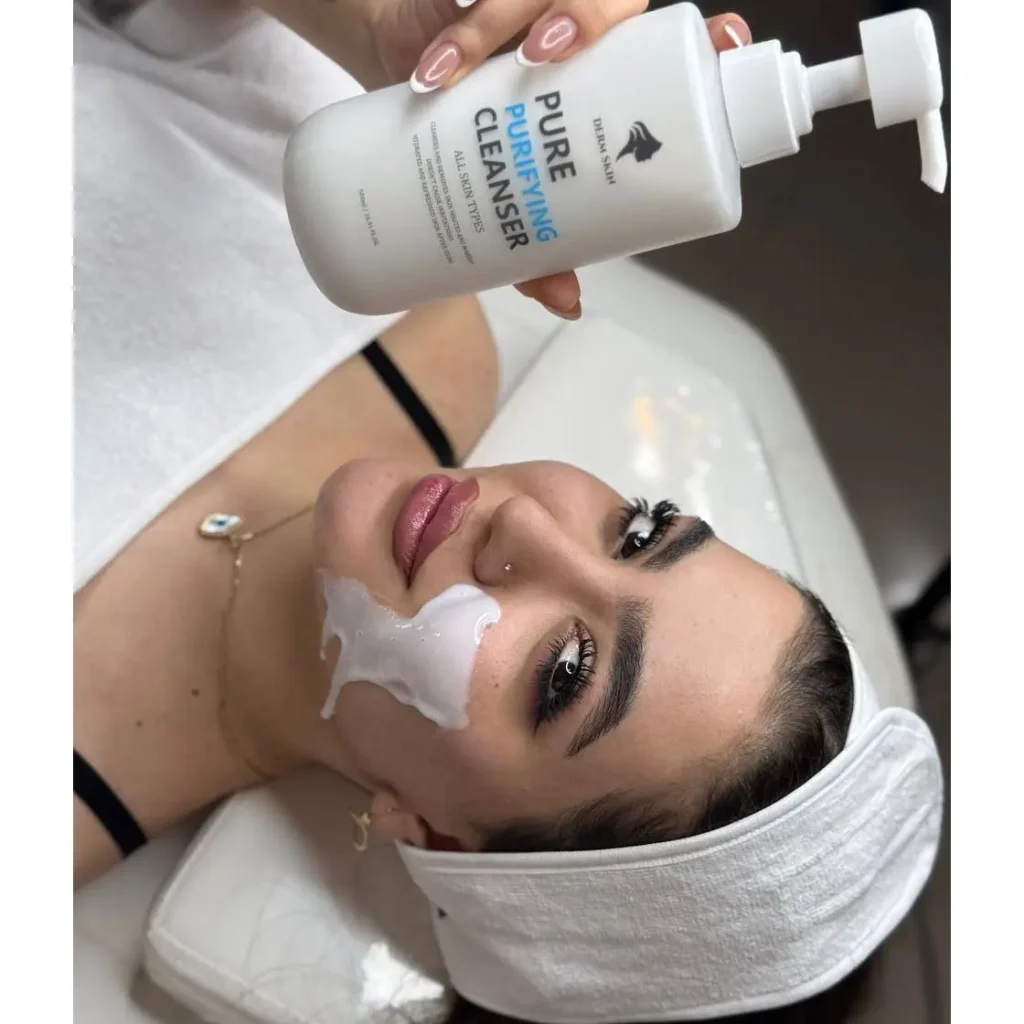 شوینده و پاک کننده صورت درم اسکین