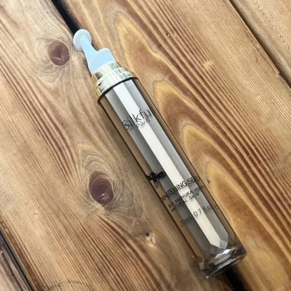 سرم روشن کننده پوست سیلکفول