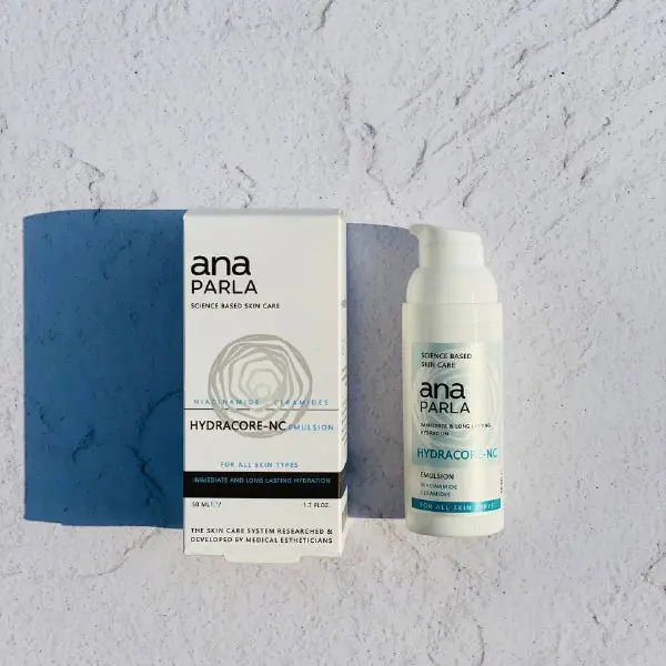 کرم آبرسان نیاسینامید و سرامید آناپارلا هوم کر