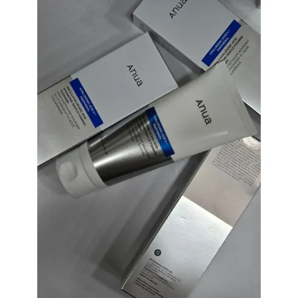 فوم شستشو هیالورونیک اسید و پنتول آنوا