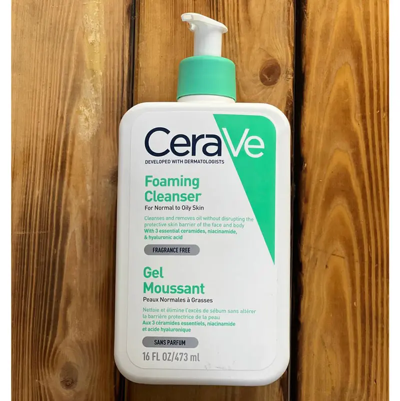 فوم شستشو پوست نرمال تا چرب سراوی