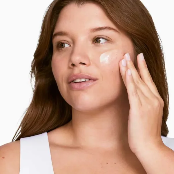 لوسیون مرطوب کننده و آبرسان دراماتیکالی دیفرنت کلینیک