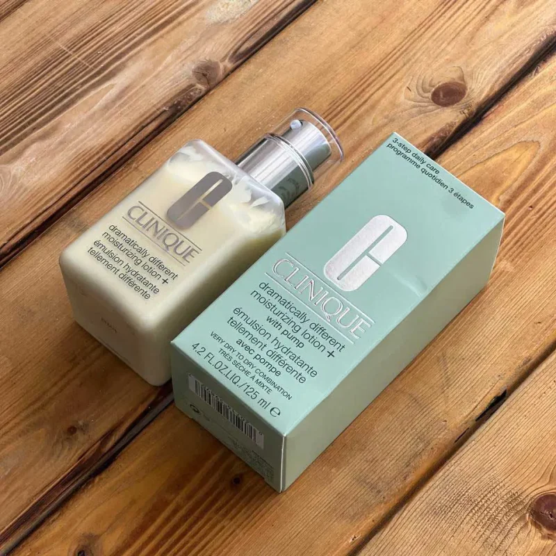 لوسیون مرطوب کننده و آبرسان دراماتیکالی دیفرنت کلینیک